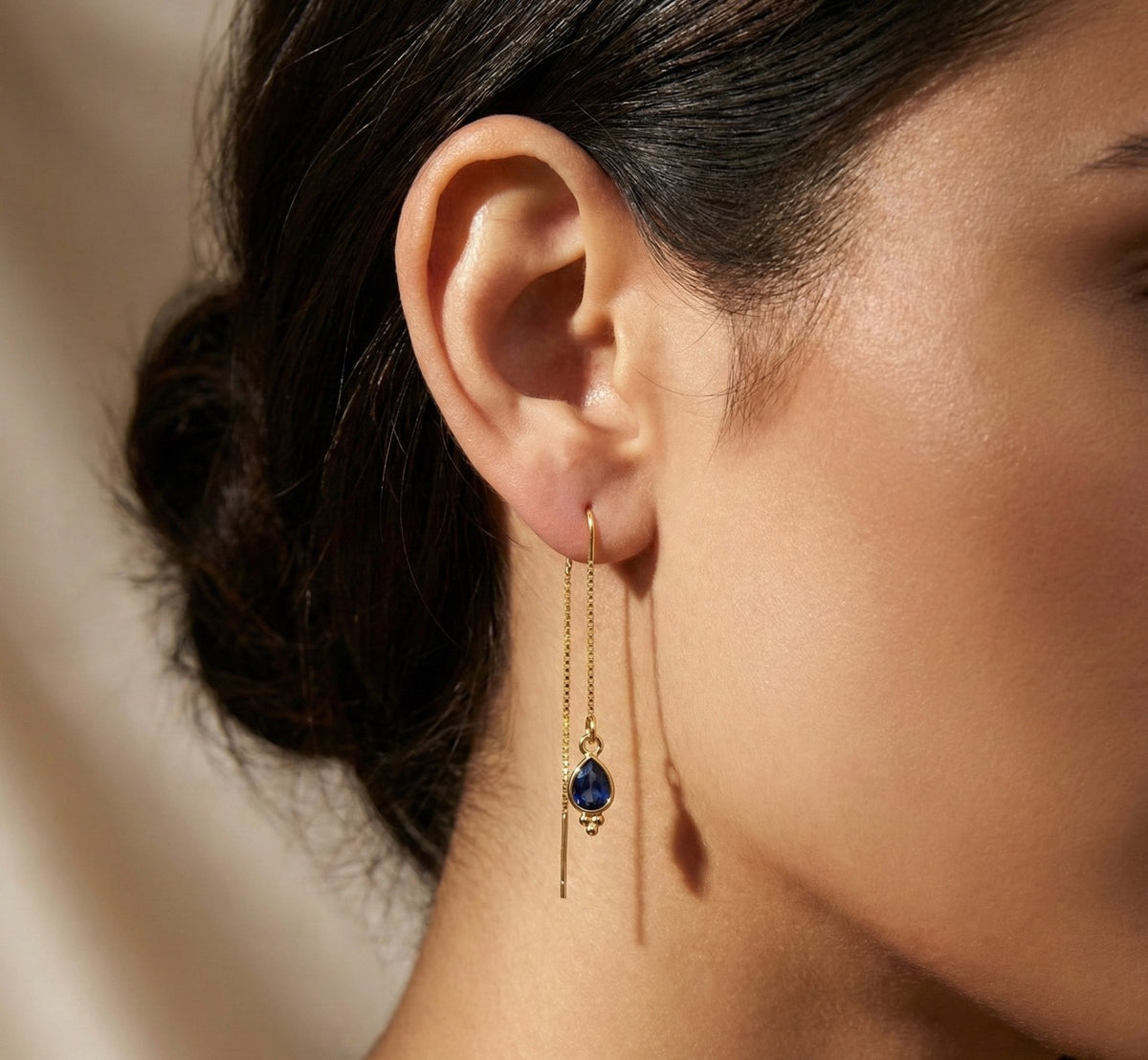 Kolczyki przeciągane z SZAFIREM pozłacane